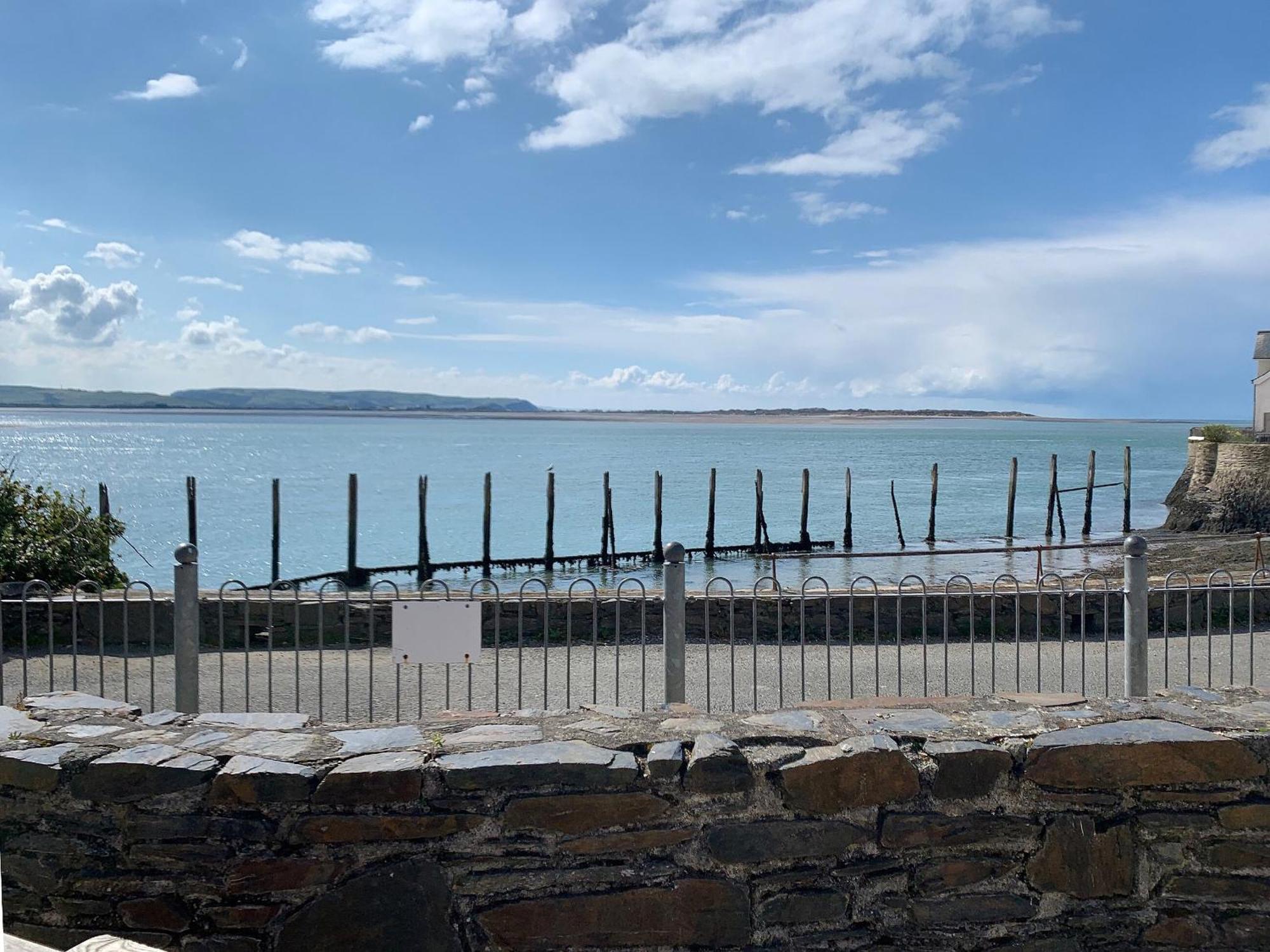 Driftwood Villa Aberdyfi Bagian luar foto